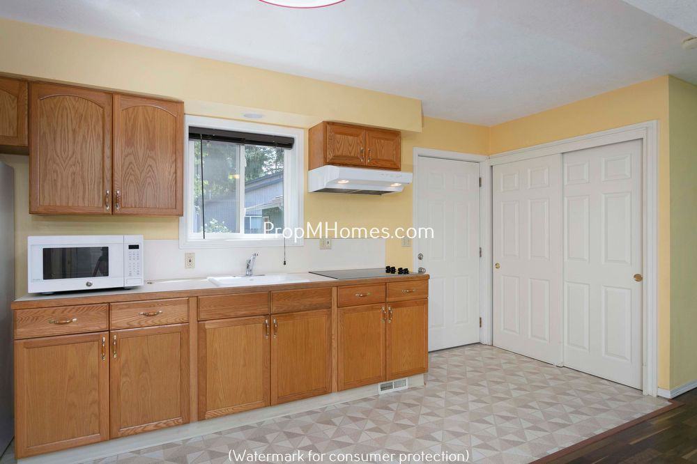 13317 Ne Eugene Street Apartment - Photo 3 of 20