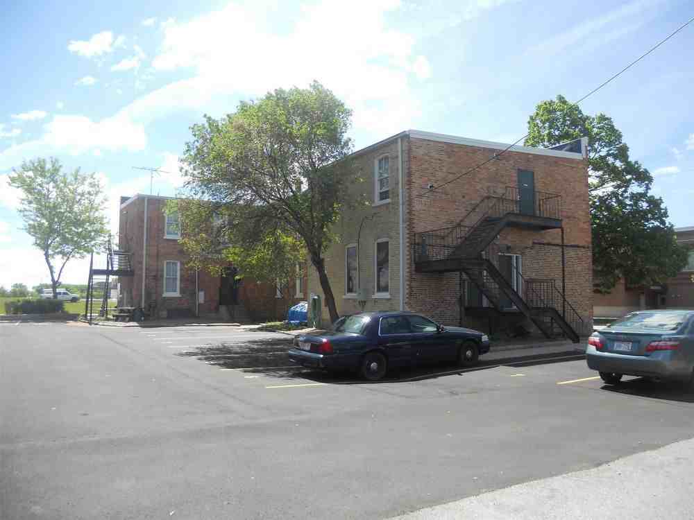 401 N Broadway - 3 - Photo 2 of 4