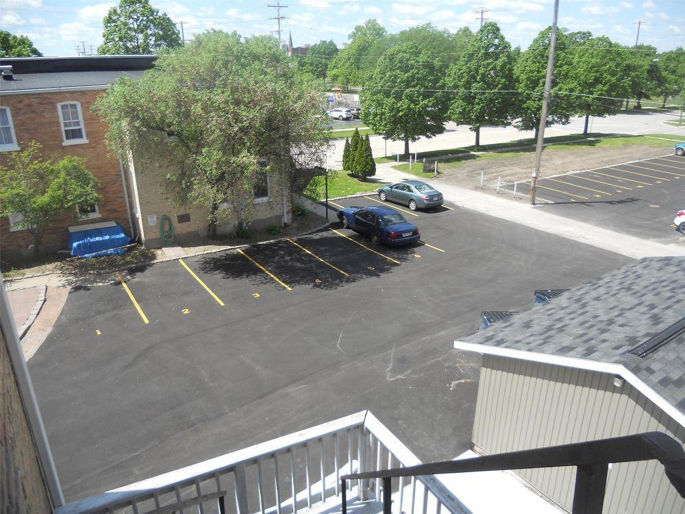 401 N Broadway - 3 - Photo 3 of 4