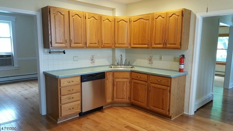 32 Washburn Place Unit 1 - Photo 3 of 24