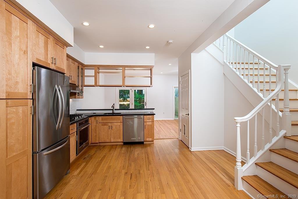 5 Ludlow Road Unit B - Photo 2 of 17