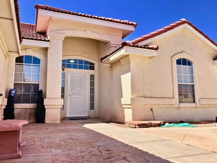 8608 Hampton Avenue Northeast - Photo 3 of 37