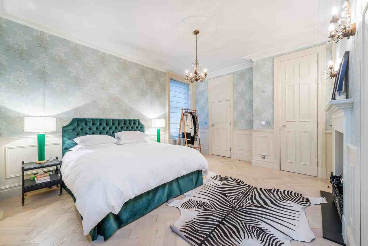 527 D St. - Photo 2 of 7