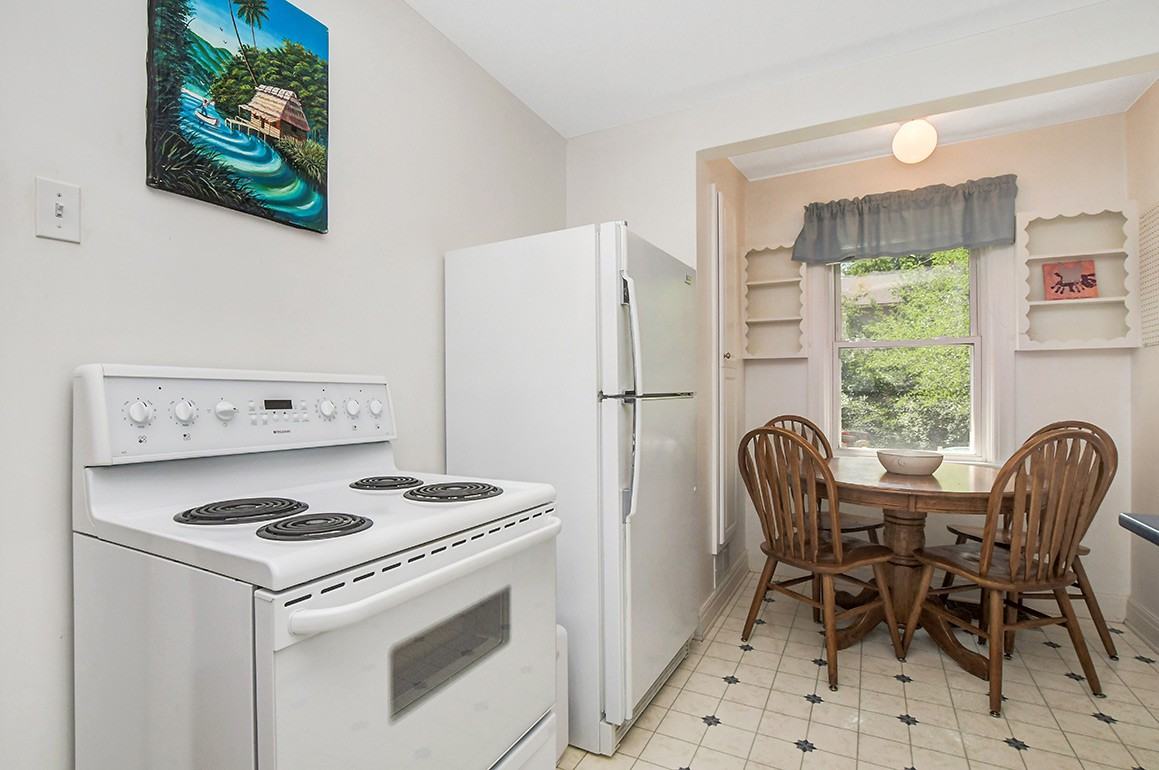 252 Daniel Avenue - Photo 3 of 16