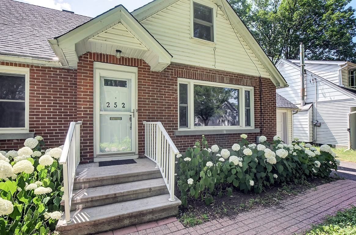 252 Daniel Avenue - Photo 2 of 16