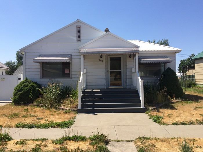 202 South 2nd Street, Odessa, WA 99159 4 Bedroom Apartment for Rent