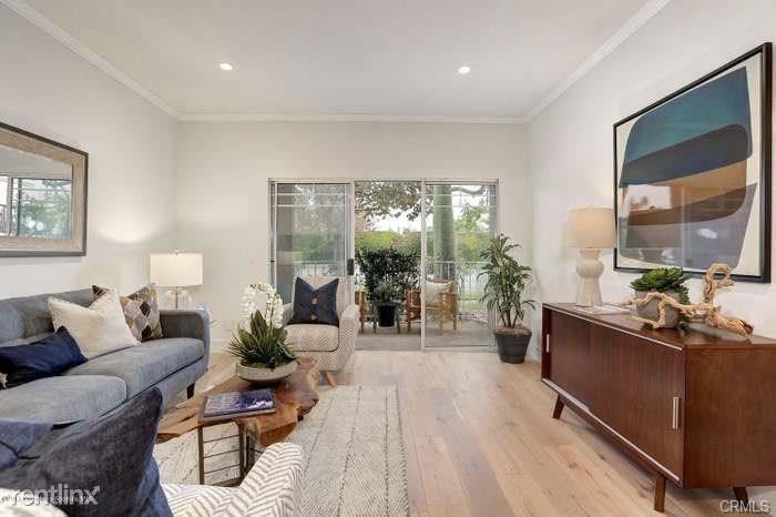 202 S Holliston Ave #103 - Photo 3 of 12