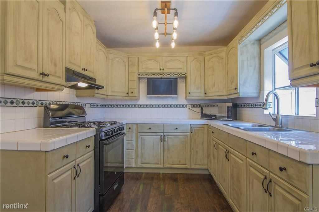 5921 Cedarglen Dr - Photo 3 of 12