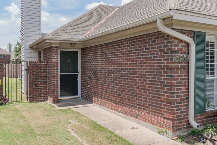 2614 Queens Hollow Court - Photo 3 of 41