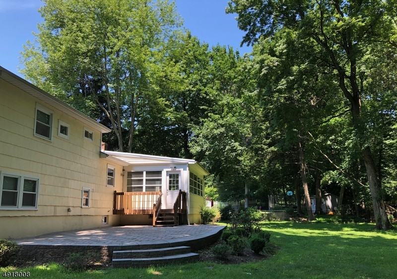 61 Edgewood Dr - Photo 2 of 17