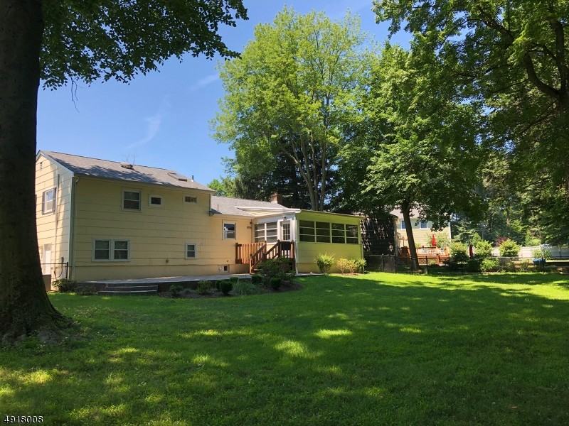 61 Edgewood Dr - Photo 3 of 17