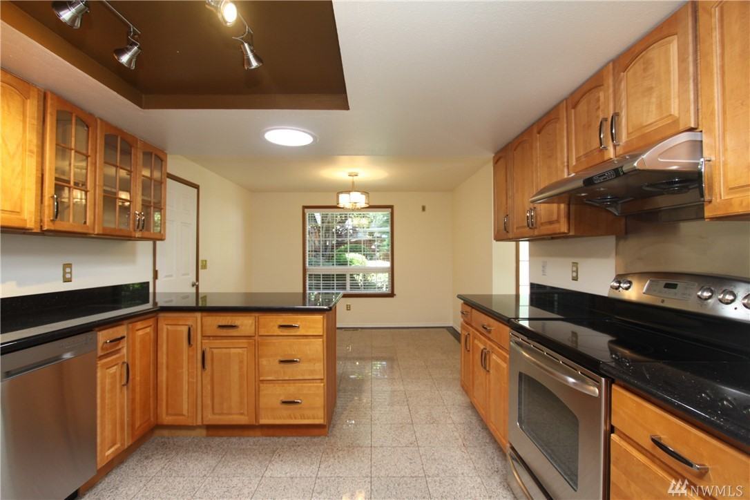 8220 Se 26th St - Photo 2 of 5