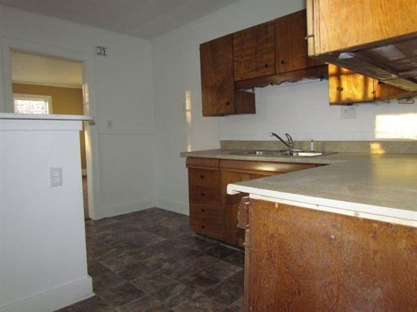 844 Kensington Ave SW - Photo 2 of 19