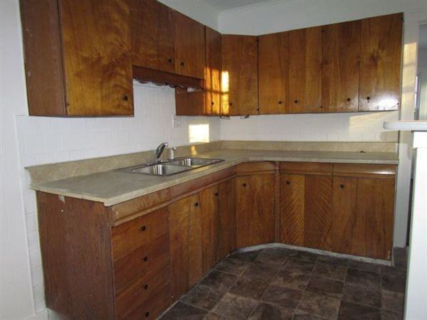 844 Kensington Ave SW - Photo 3 of 19