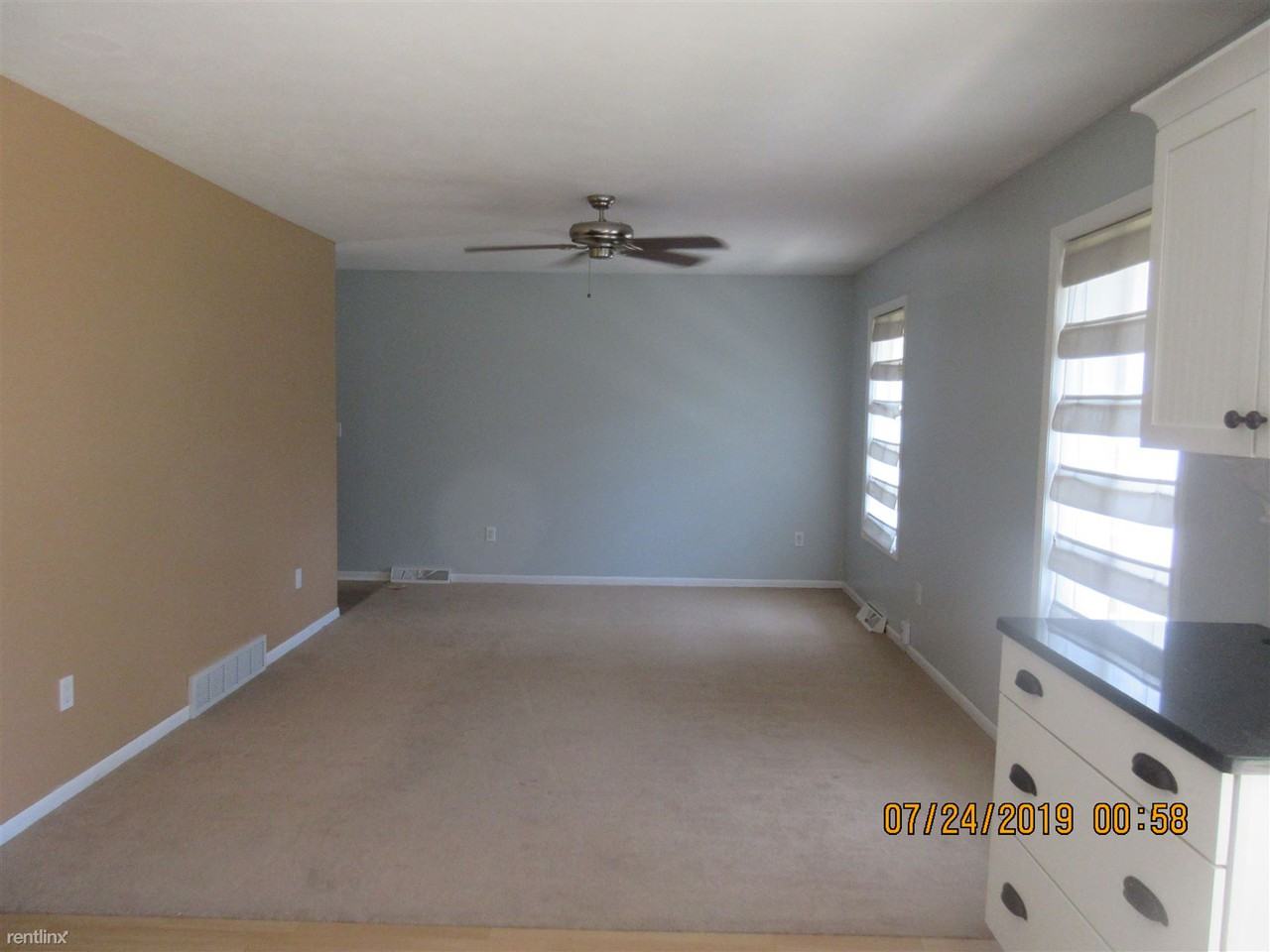 426 Stowell St Nw - Photo 2 of 11
