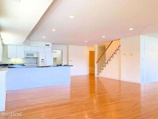 101 Pond St - Photo 3 of 13