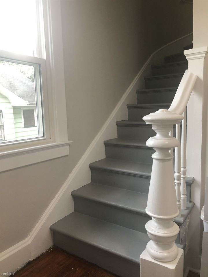 119 West North Street - Photo 2 of 9