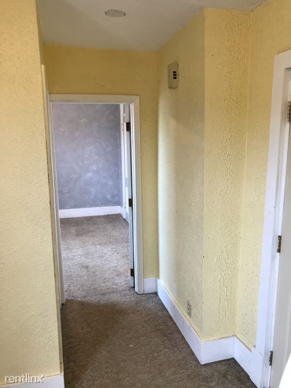 401 Range Street 5a - Photo 3 of 6