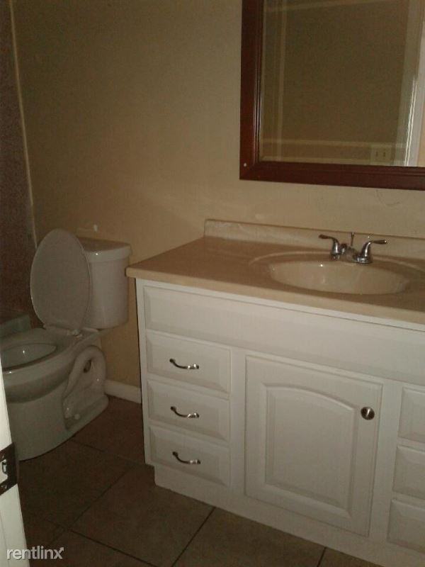 512 Dade Avenue - Photo 2 of 5