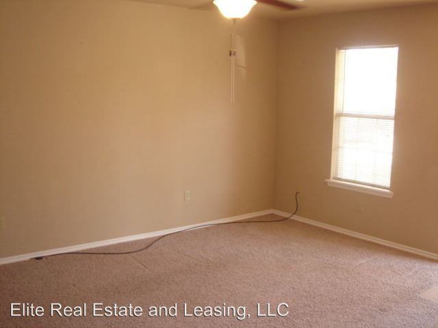 717 S. Locust - Photo 2 of 11