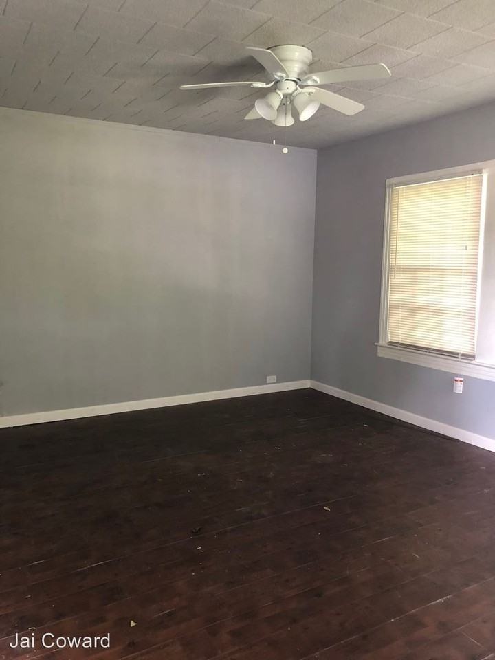 312 E Elgie Wscm - Photo 2 of 6