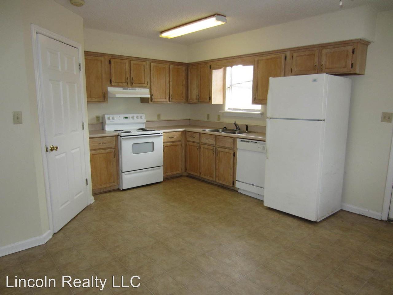 2907 Callaway Circle - Photo 3 of 8