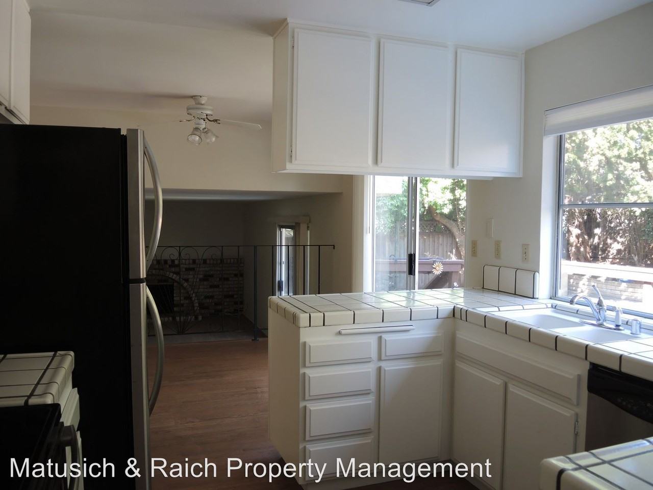 2040 Ensign Way - Photo 2 of 12