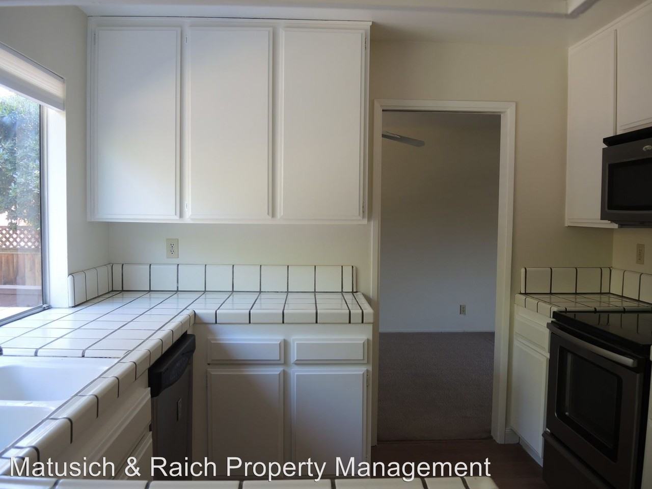 2040 Ensign Way - Photo 3 of 12