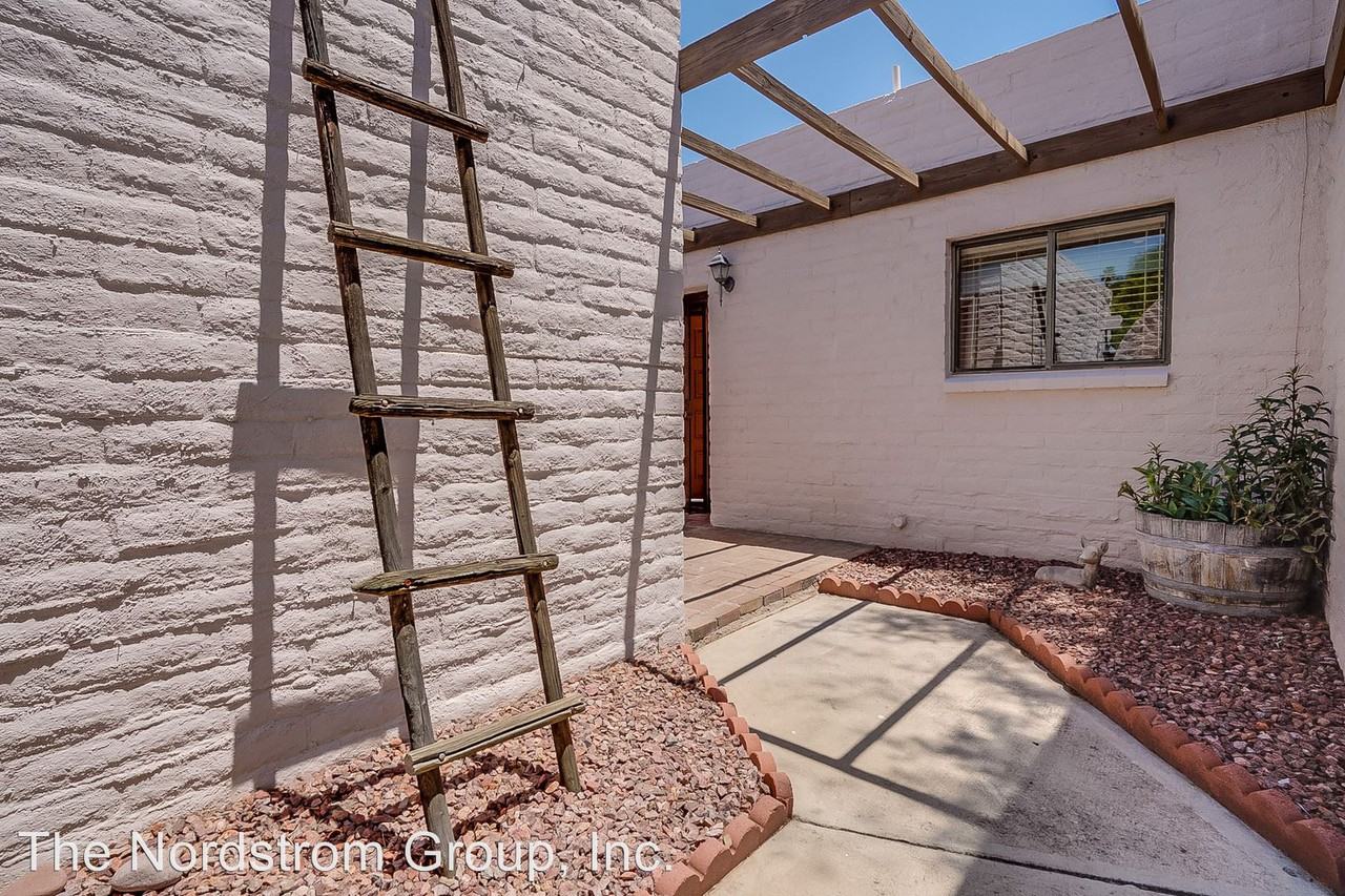 5330 N Pso Sereno - Photo 3 of 40