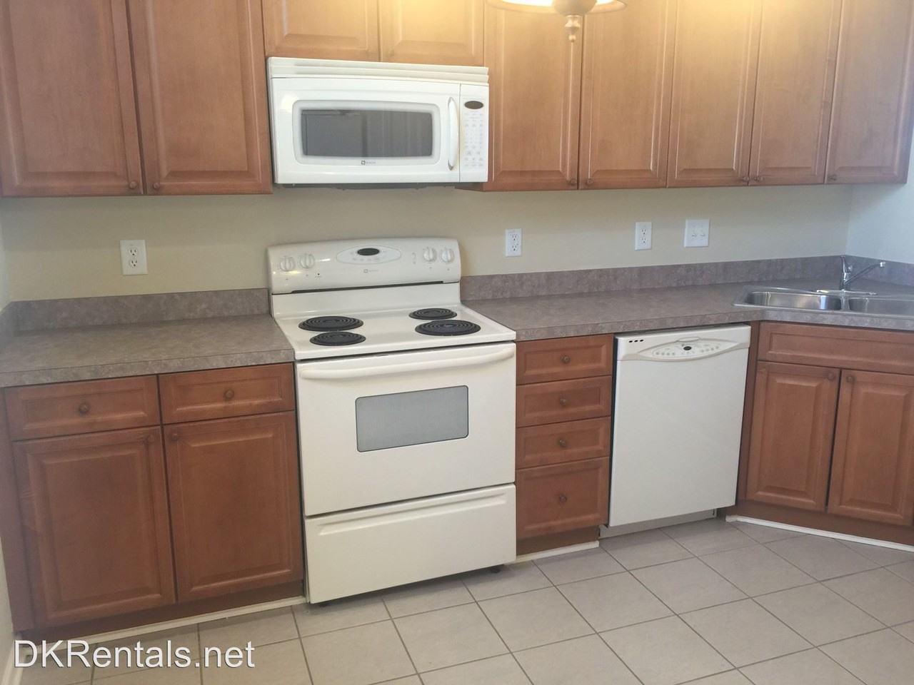 1996 Hoods Fort Cir - Photo 3 of 25