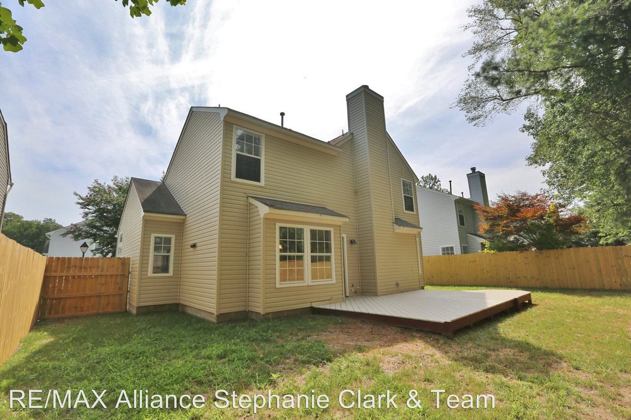 2409 Guardhouse Way - Photo 2 of 40