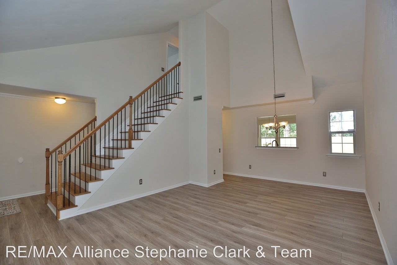 2409 Guardhouse Way - Photo 3 of 40