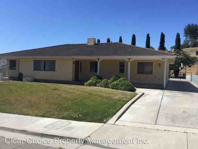 322 Pacific Ave - Photo 2 of 6