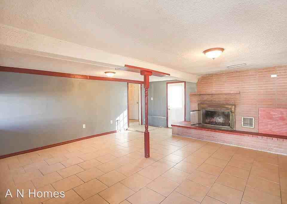 1301 W Washington - Photo 2 of 10