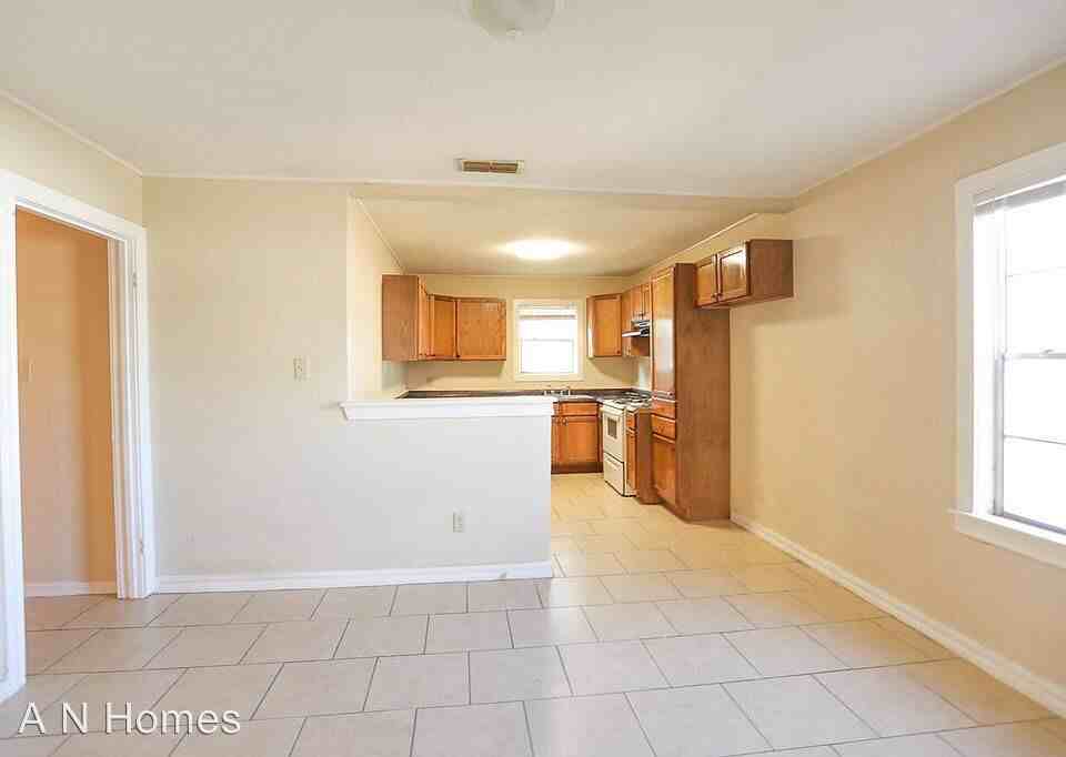 1301 W Washington - Photo 3 of 10