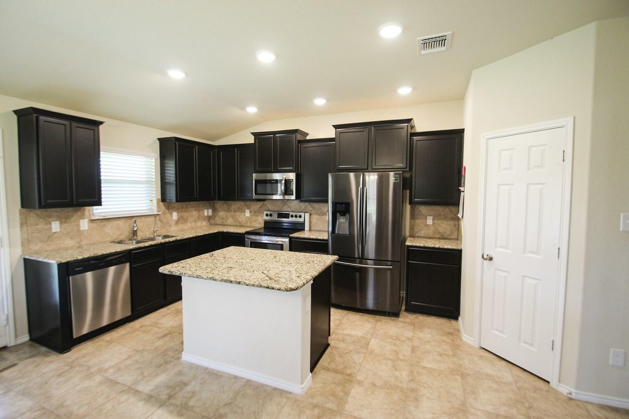 104 Christopher Dr - Photo 3 of 11