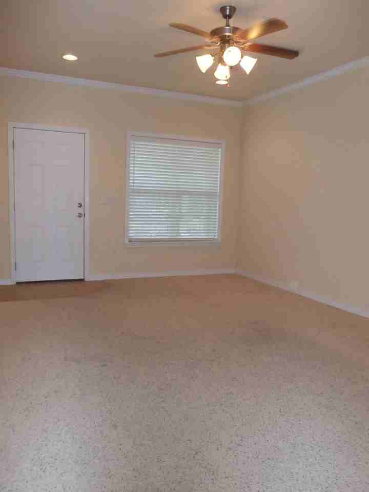 1467 Bentley Cir - Photo 2 of 9