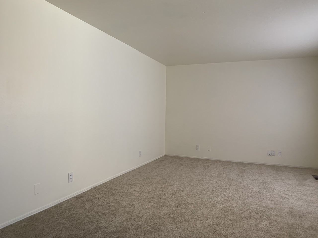 2821 Cutler Ave Ne #3 - Photo 2 of 12