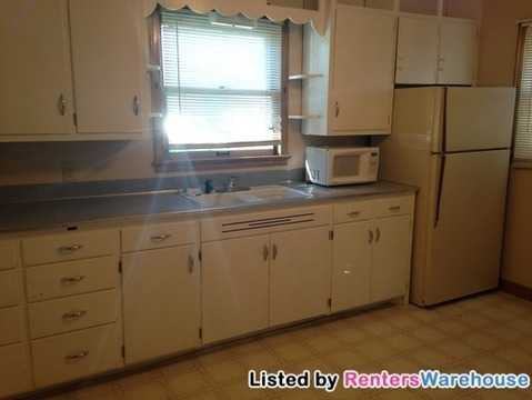 210 3rd Ave Ne - Photo 2 of 13