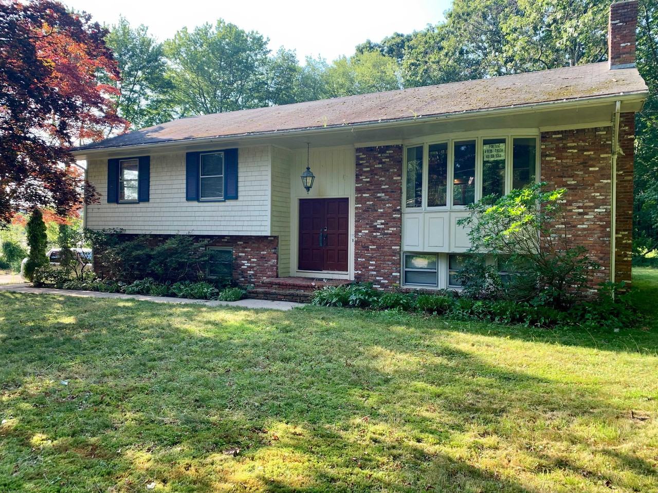 1570 Division Rd - Photo 2 of 10