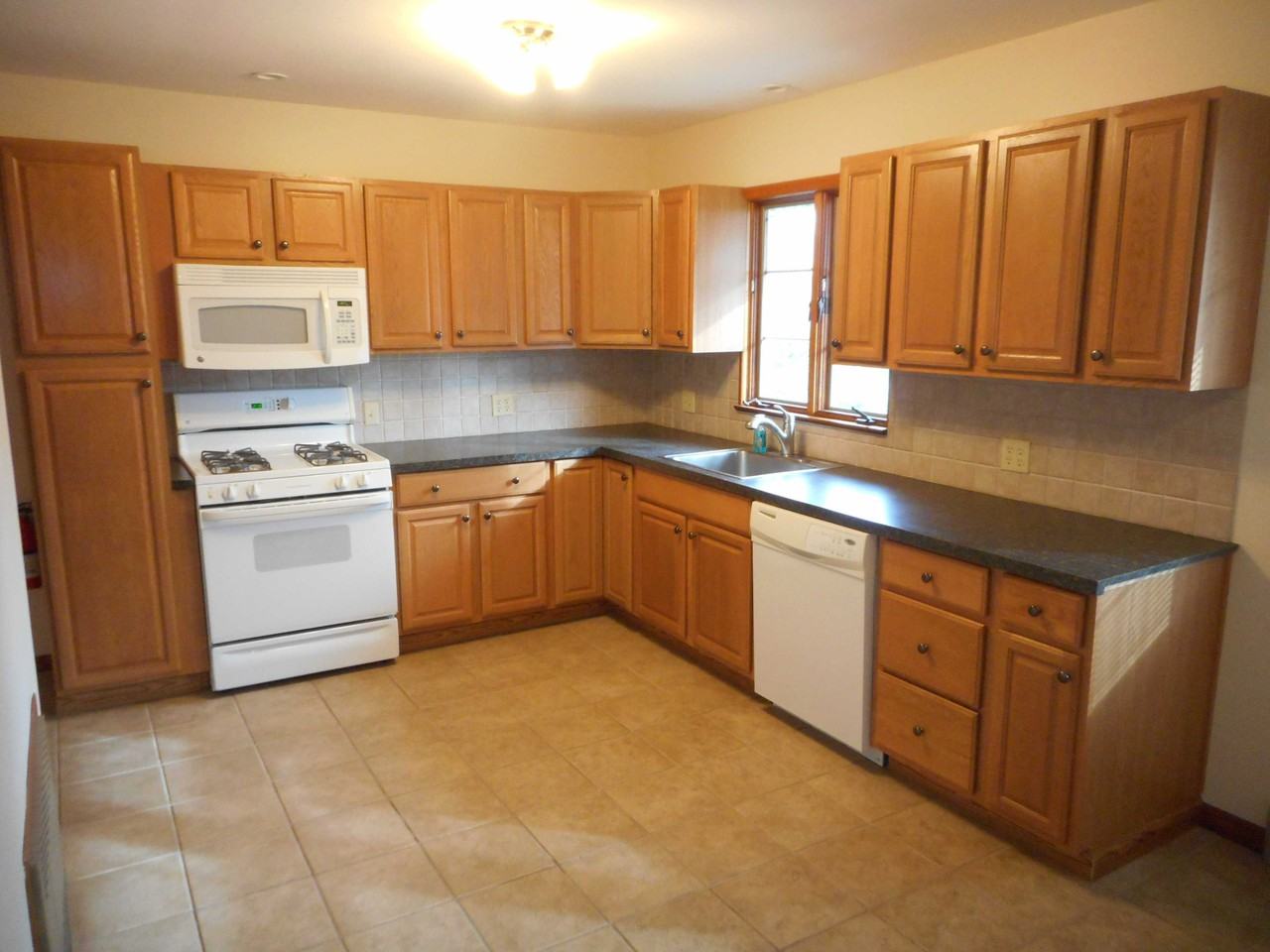 30 Park St - Photo 3 of 11