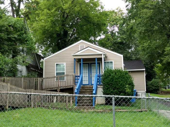 1323 E 30th St - Photo 3 of 24