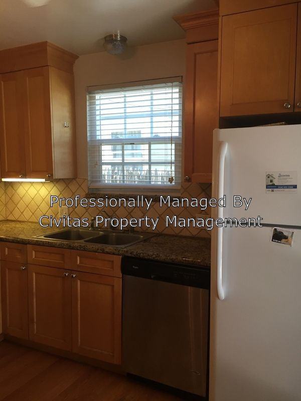 260 Fernando Ave - Photo 3 of 10