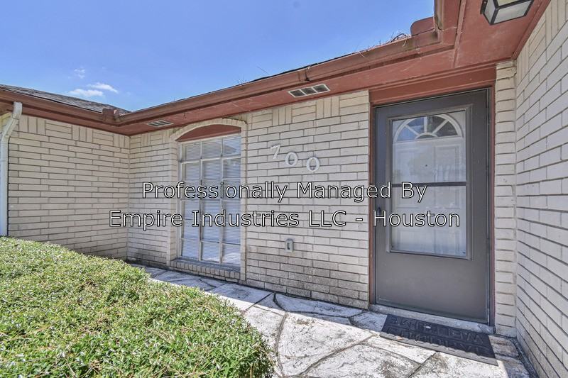 700 Stoneledge Dr - Photo 3 of 22