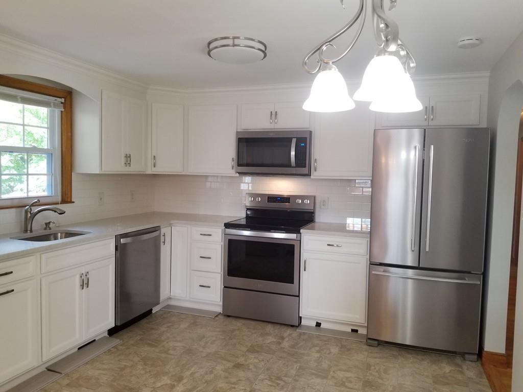 5 Thistle Road - Photo 3 of 10