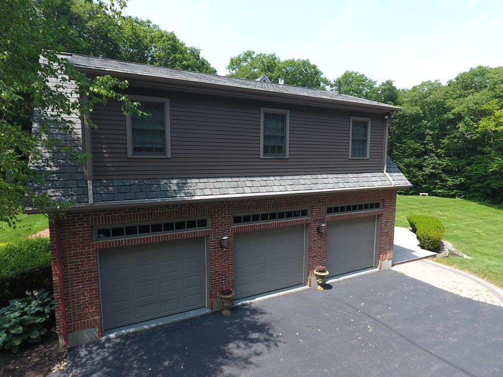 9 Squantum Rd - Photo 3 of 32