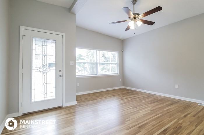 3404 Paris Place - Photo 3 of 16