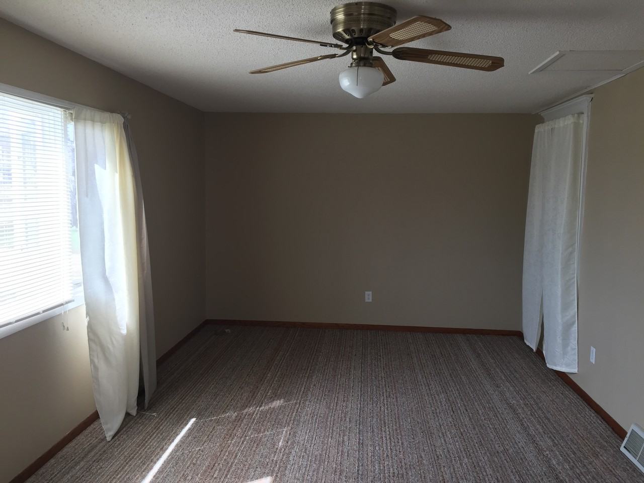 16048 Coates Blvd - Photo 2 of 9