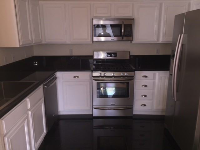 300 Magnolia Arbor Street - Photo 2 of 10