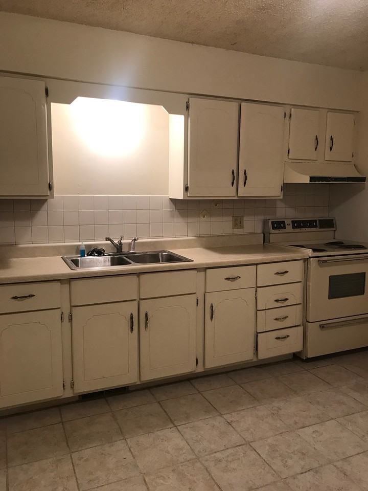 1031 W. Thoman A - Photo 2 of 4